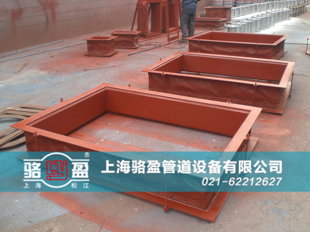 香港機場矩形非金屬<a href=http://www.hzfvr.com target=_blank class=infotextkey>補償器</a>噴涂環節